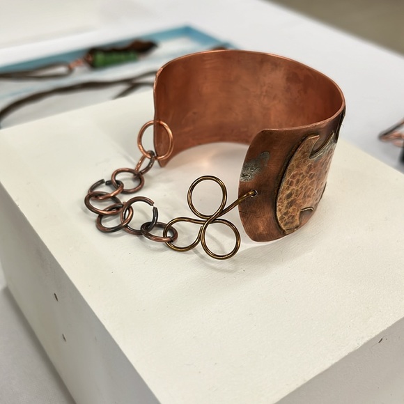Copper Cuff with cut out embezzlement - Picture 3 of 3
